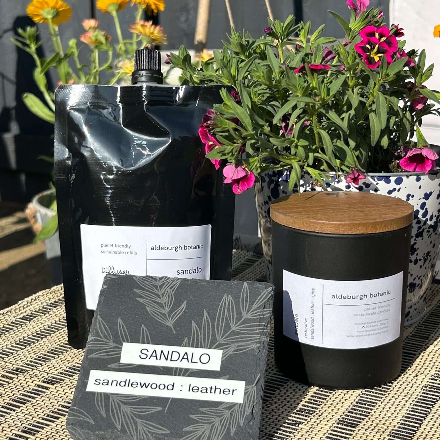 Container Candle - NEW Sandalo