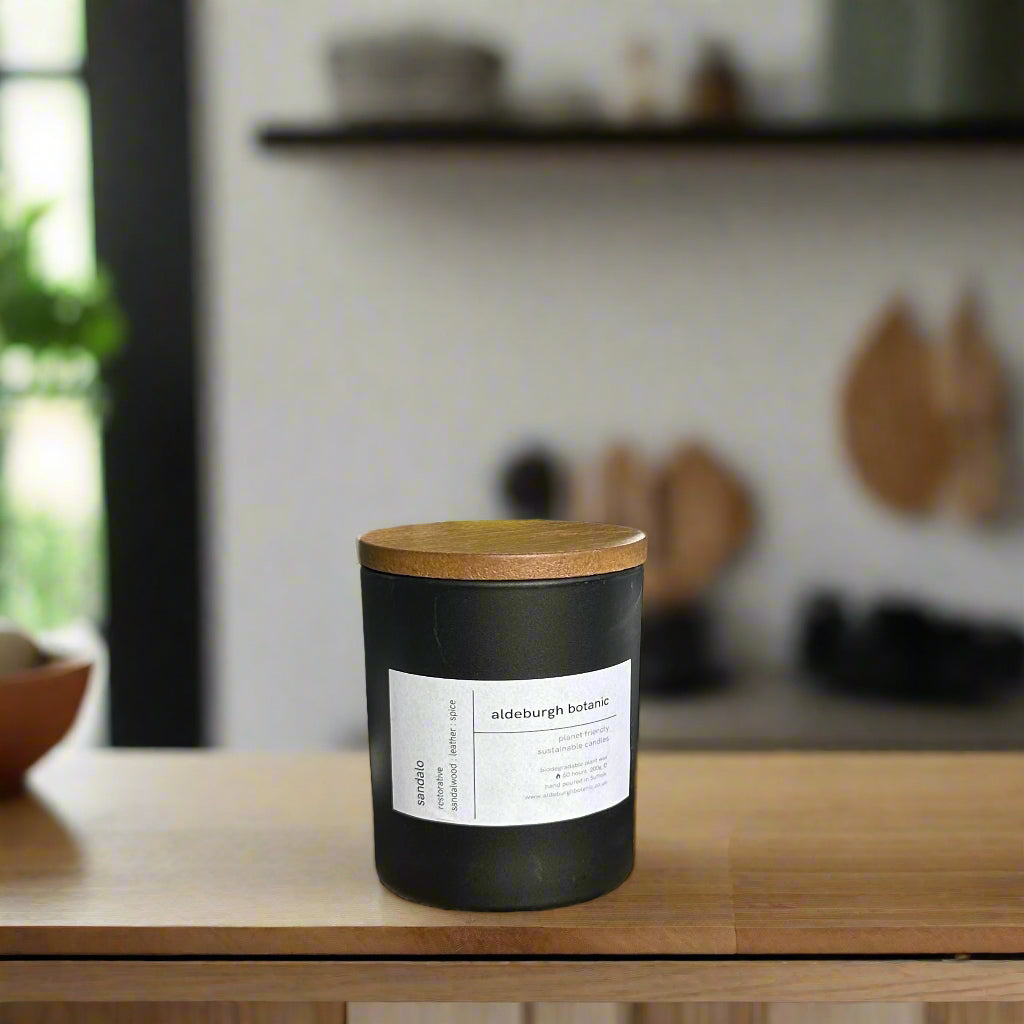 Container Candle - NEW Sandalo